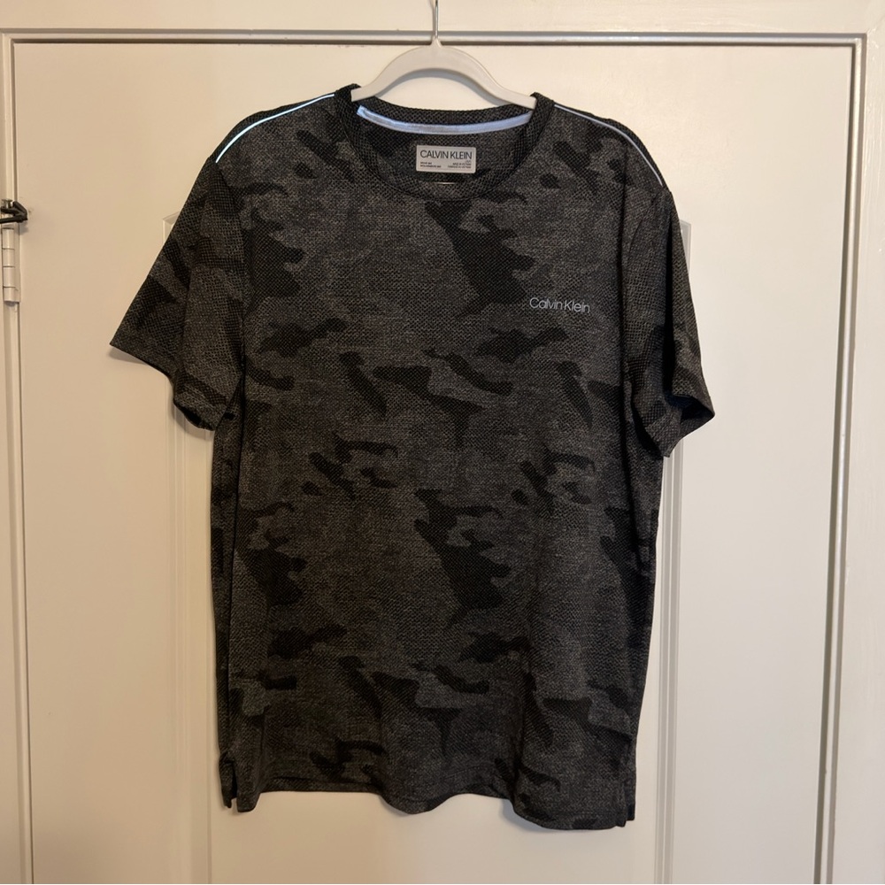Calvin Klein Move 365 Performance Shirt Large